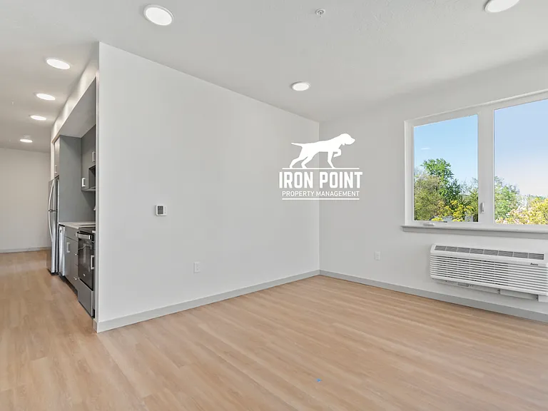 2219 W Kootenai St — Photo 10