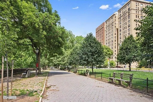 Rented by Corcoran | media 14