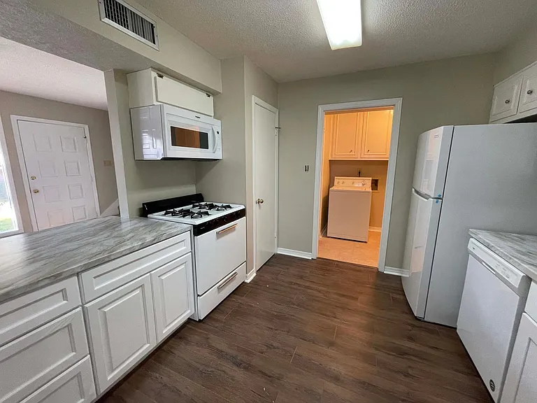 6445 Cedar Bend Ct #D — Photo 12