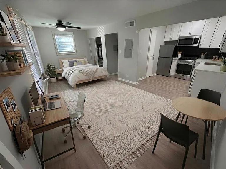 4400 1/2 Avenue B #118 — Photo 4