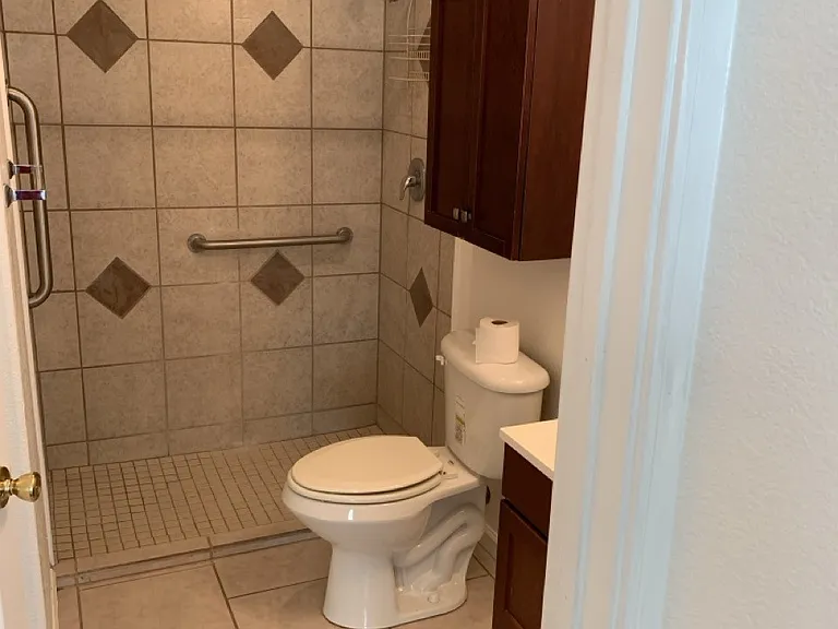 515 W 5th Ave — Photo 12
