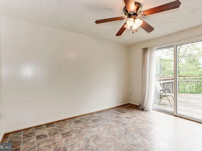 10117 Shelldrake Cir — Photo 3