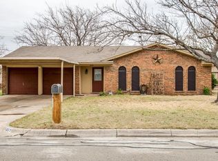620 S Kate St, White Settlement, TX 76108