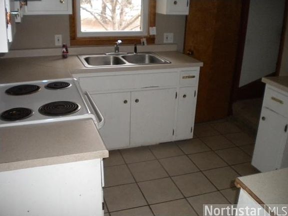3rd image of 601 2nd Ave S