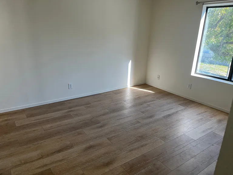 14610 Erwin St #208 — Photo 13