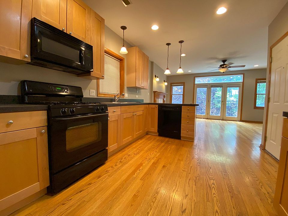 1st image of 847 N Mozart St #1