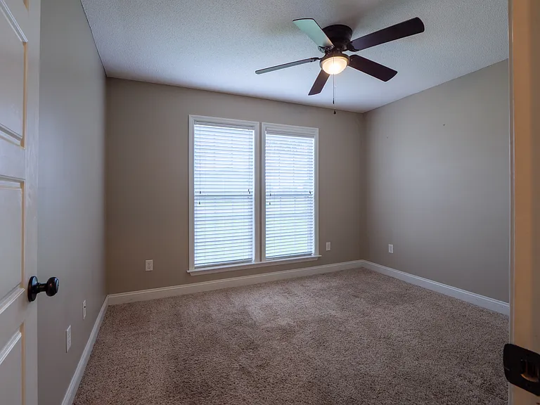 7 Colt Dr — Photo 33