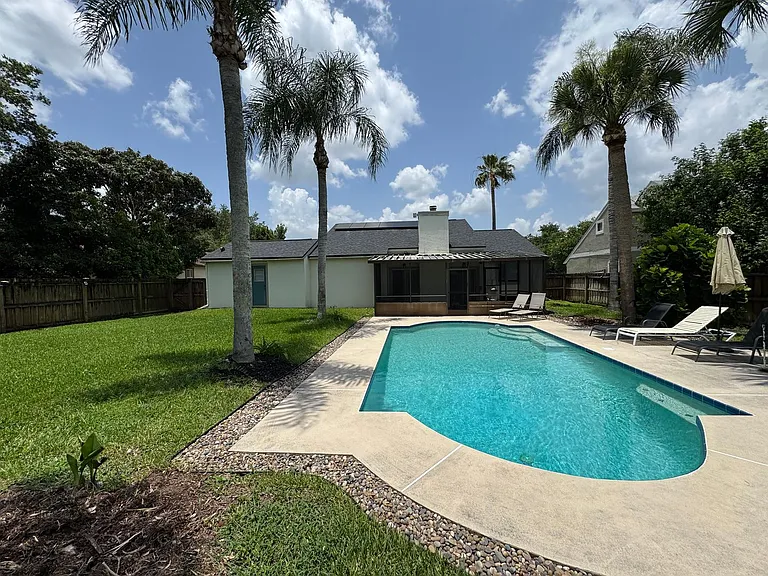 107 S Deerwood Ave — Photo 26