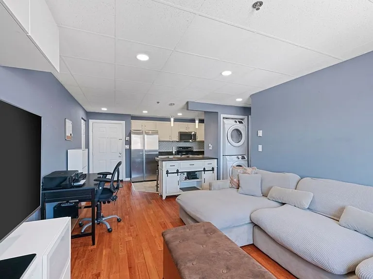 64 Foster St #403 — Photo 10