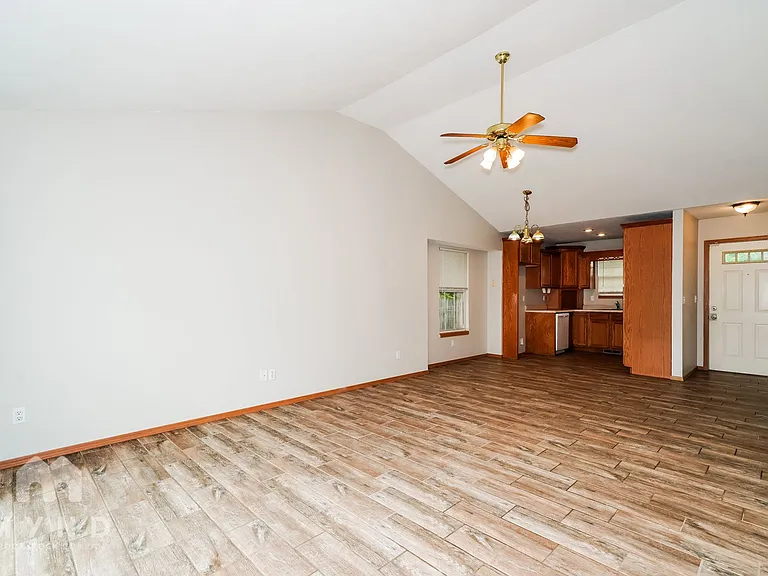 678 N Elder Ave — Photo 5