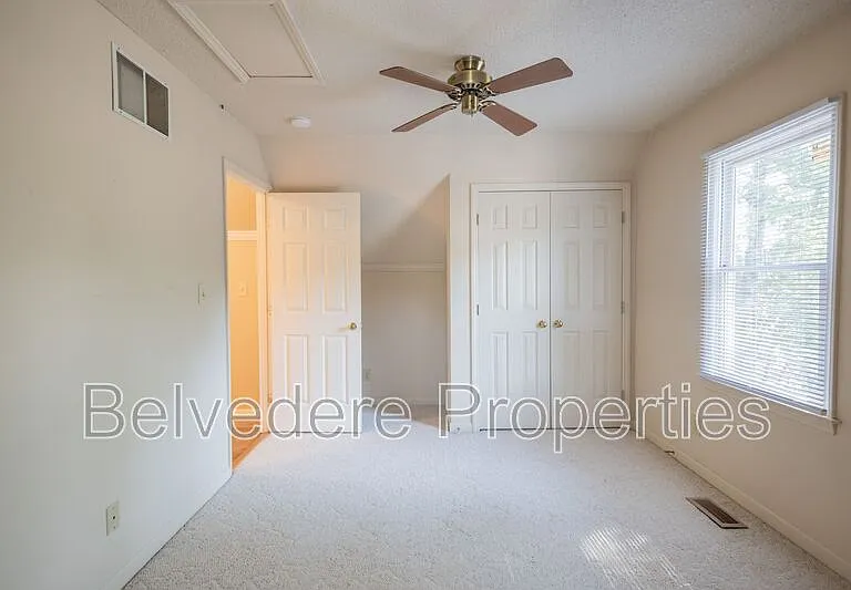 8 Barrett Pl — Photo 17