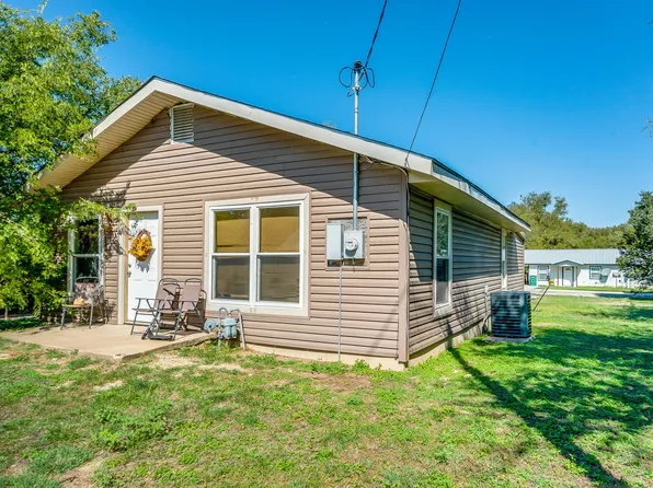609 E Clifton St, Stephenville, TX 76401