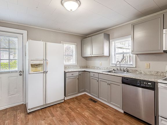 4th image of 300 N Gay St #1