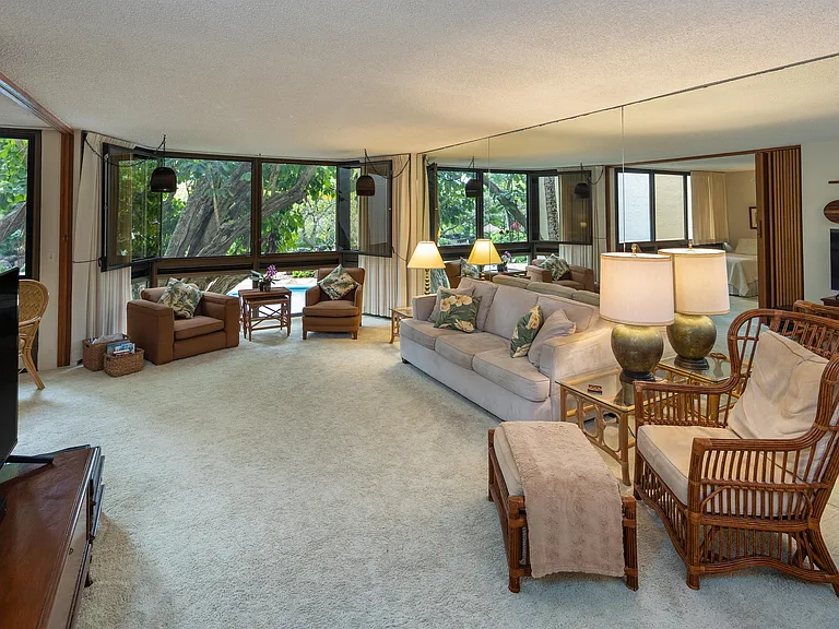 531 Hahaione St #1D-1 — Photo 10