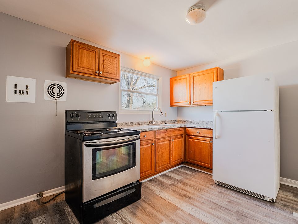 1st image of 275 Park Rd #275