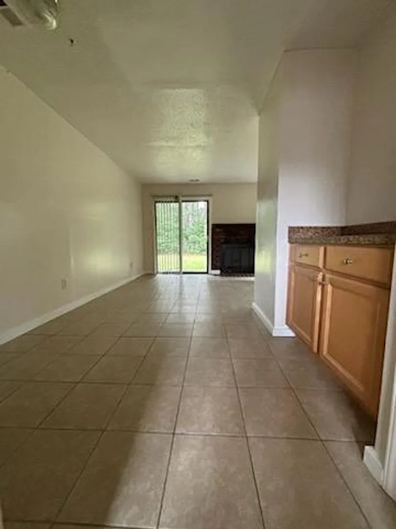 Pine Villa Town Houses — Photo 2