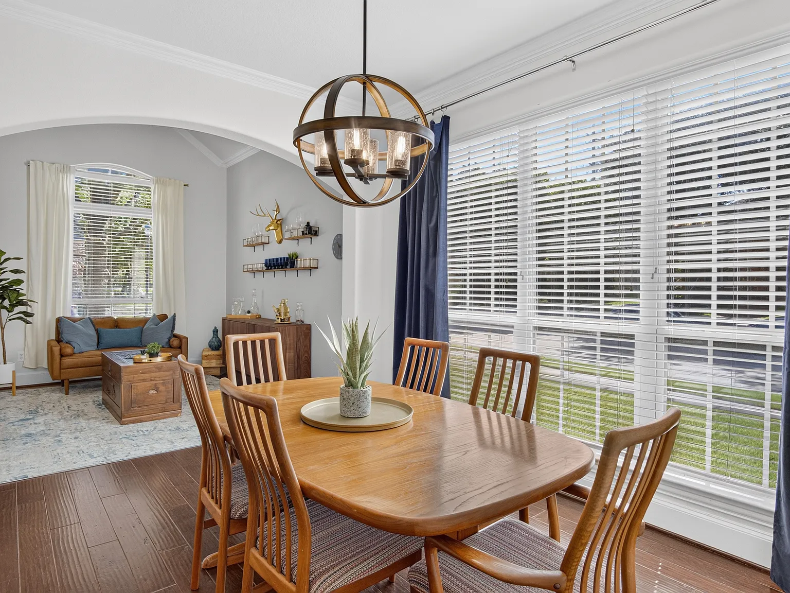 5 bed, 3267 sqft, $3,600 — Photo 4