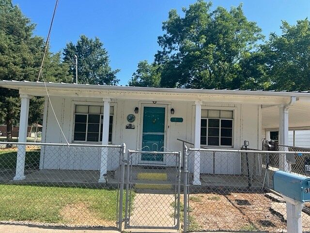1st image of 512 W 4th St