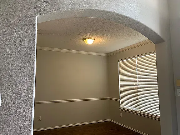 2028 Fox Glen Dr — Photo 16