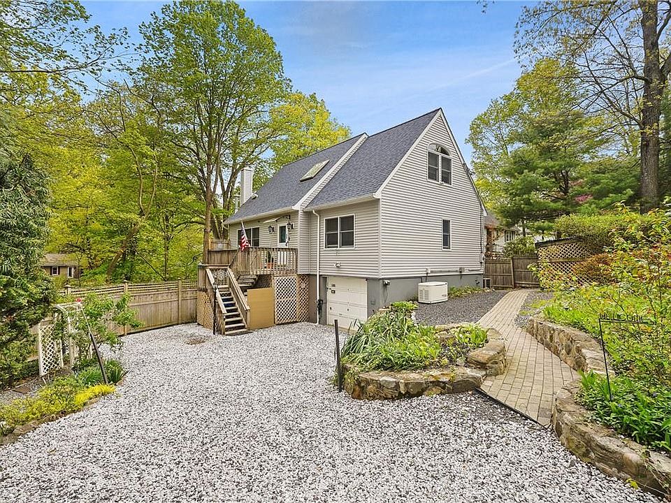 1st image of 17 Evans Knoll