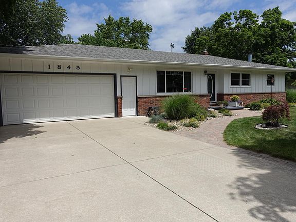 3rd image of 1845 Santa Maria Dr