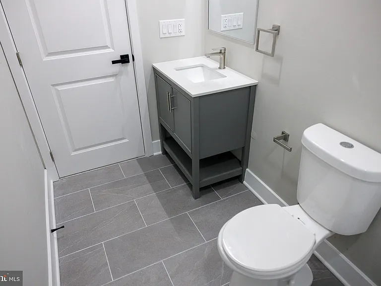 1201 Lindley Ave — Photo 17