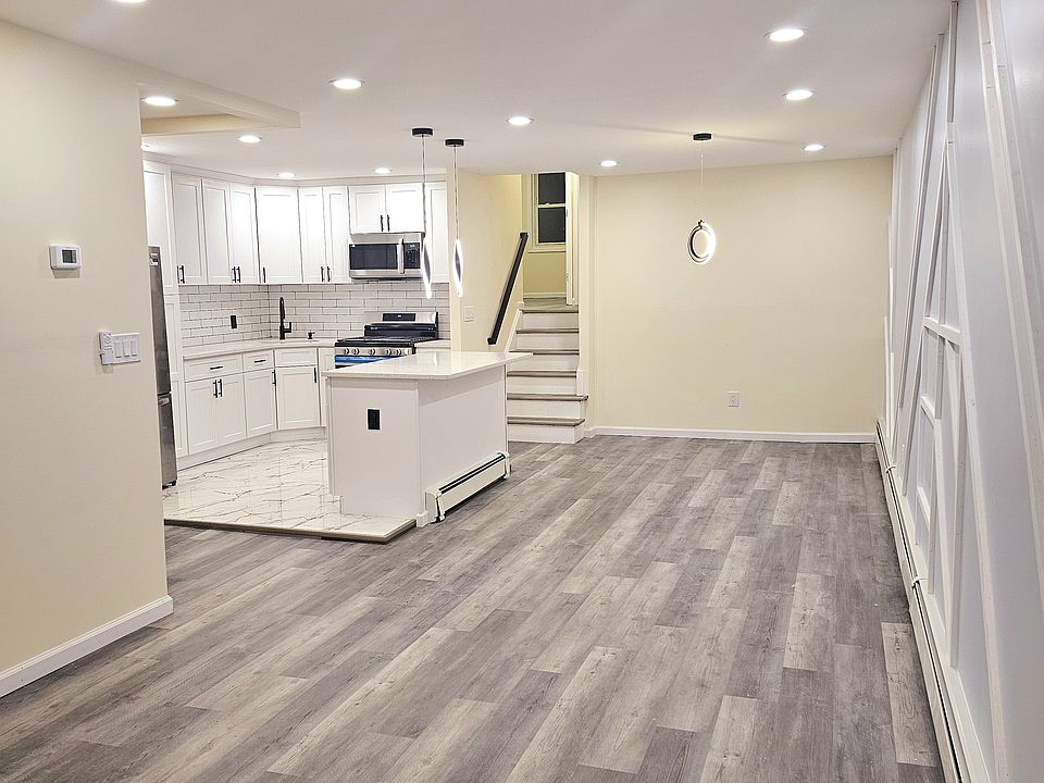 2nd image of 17 Padergat St Floor 3