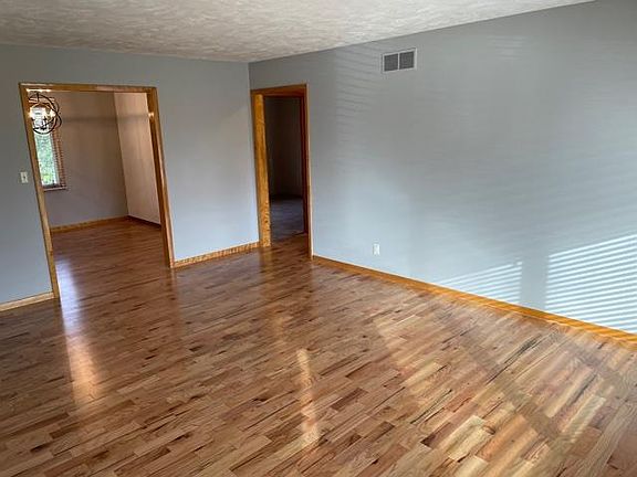 3rd image of 246 Bradford St