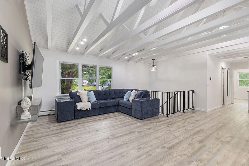 3rd image of 247 Pinewood Drive