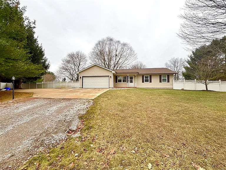 3445 Dorothy Ln — Photo 3