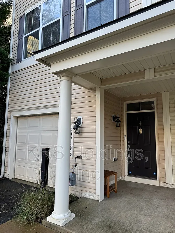 3 bed, 3.5 bath, 1800 sqft, $2,795 — Photo 1