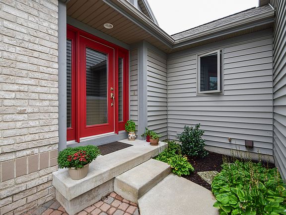 2nd image of 2518 Highridge Ln SE #34