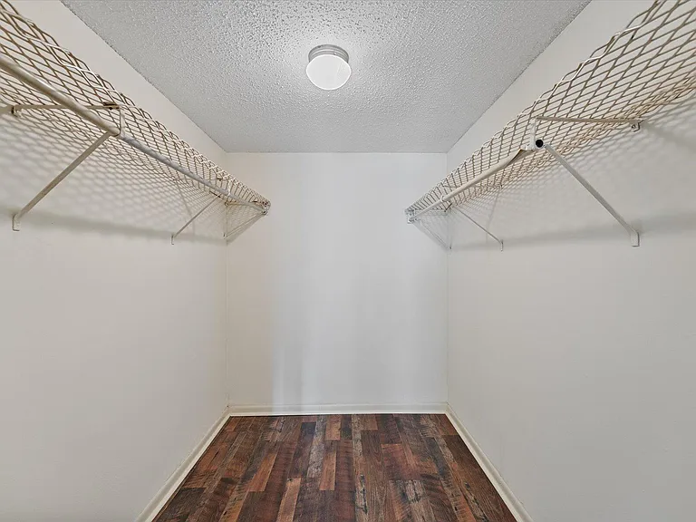 719 Lori Dr #204 — Photo 15