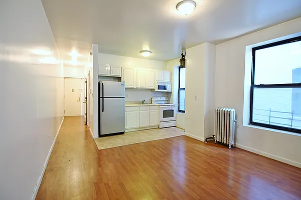 Rented by Julianna Realty Corp | media 36