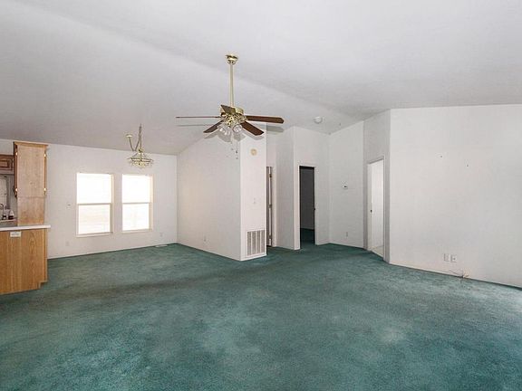 3rd image of 927 W Desert Sky Dr