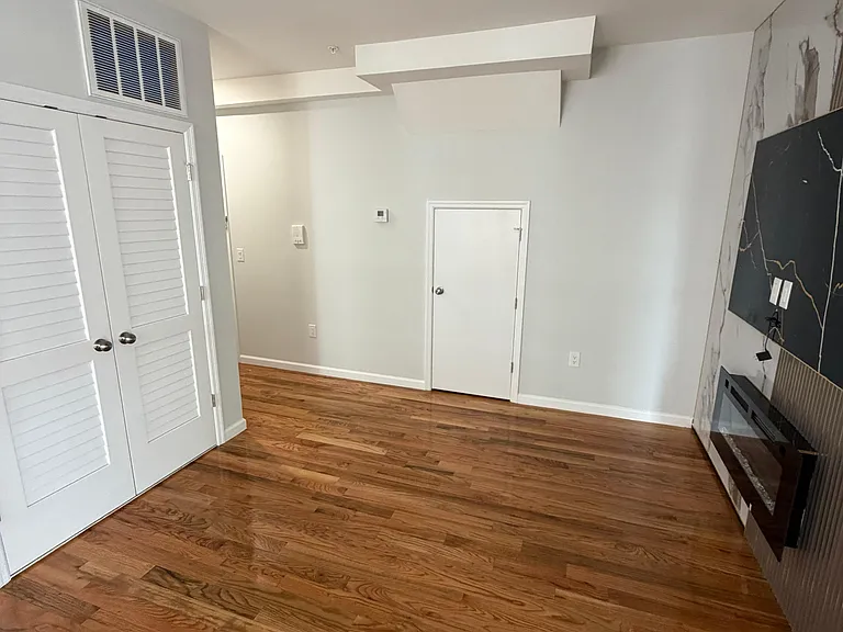 181 Munn Ave #3 — Photo 5