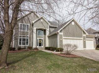 219 Windflower Bnd, Dakota Dunes, SD 57049