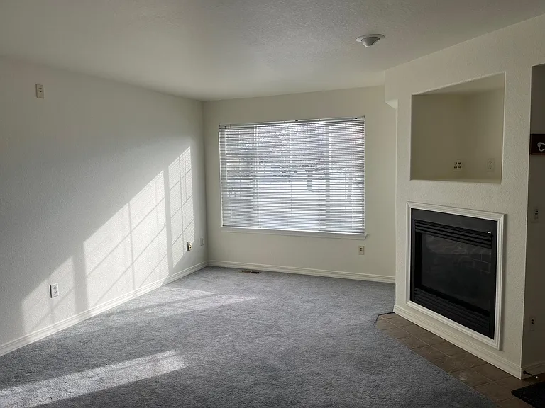 5550 Corbett Dr #C18 — Photo 6