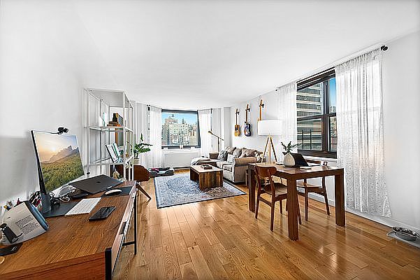 1st image of 200 E 90th St APT 10B