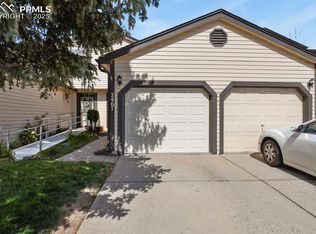 2467 Lexington Village Ln, Colorado Springs, CO 80916