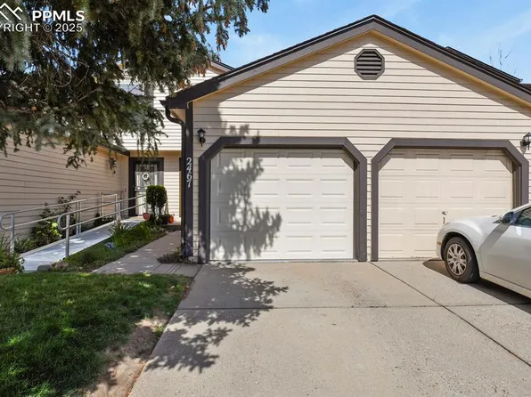 2467 Lexington Village Ln, Colorado Springs, CO 80916