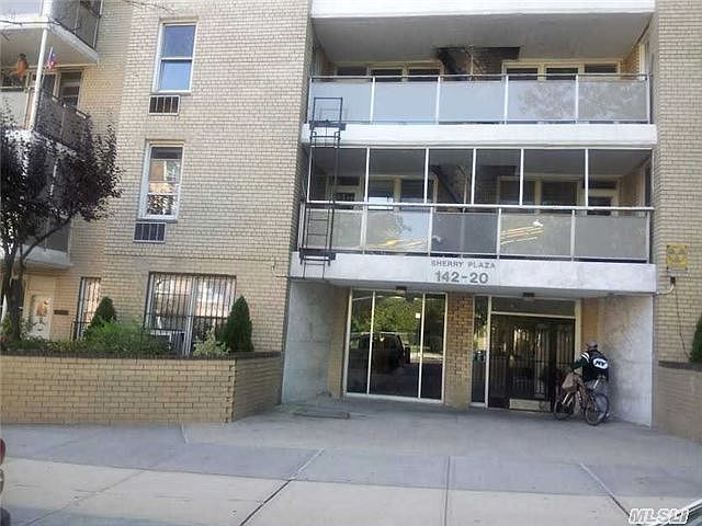 1st image of 14220 84th Dr