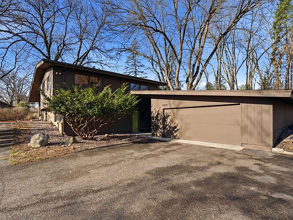 5th image of 15840 Woodgate Rd N