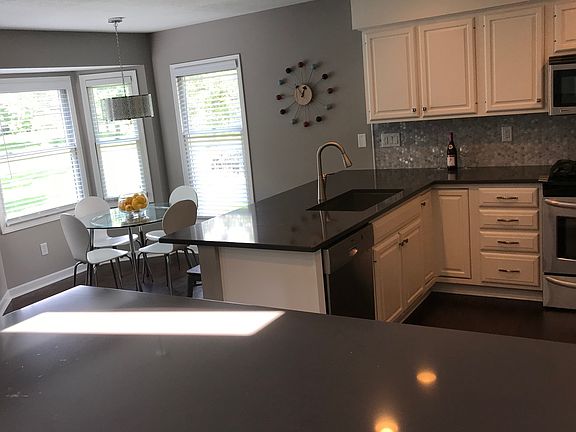 3rd image of 5466 Haverhill Dr