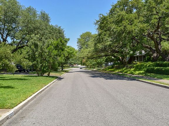 5th image of 223 Brightwood Pl