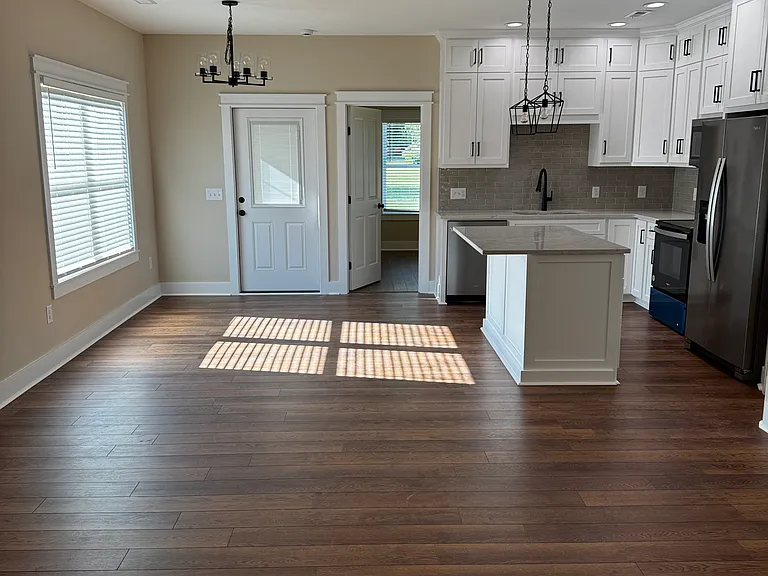 421 Reeves Ave — Photo 10