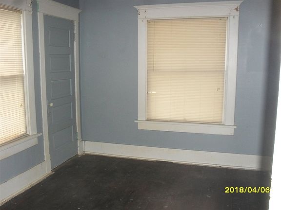 4th image of 824 S D St
