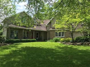 2185 Planter Ln, Charleston, IL 61920