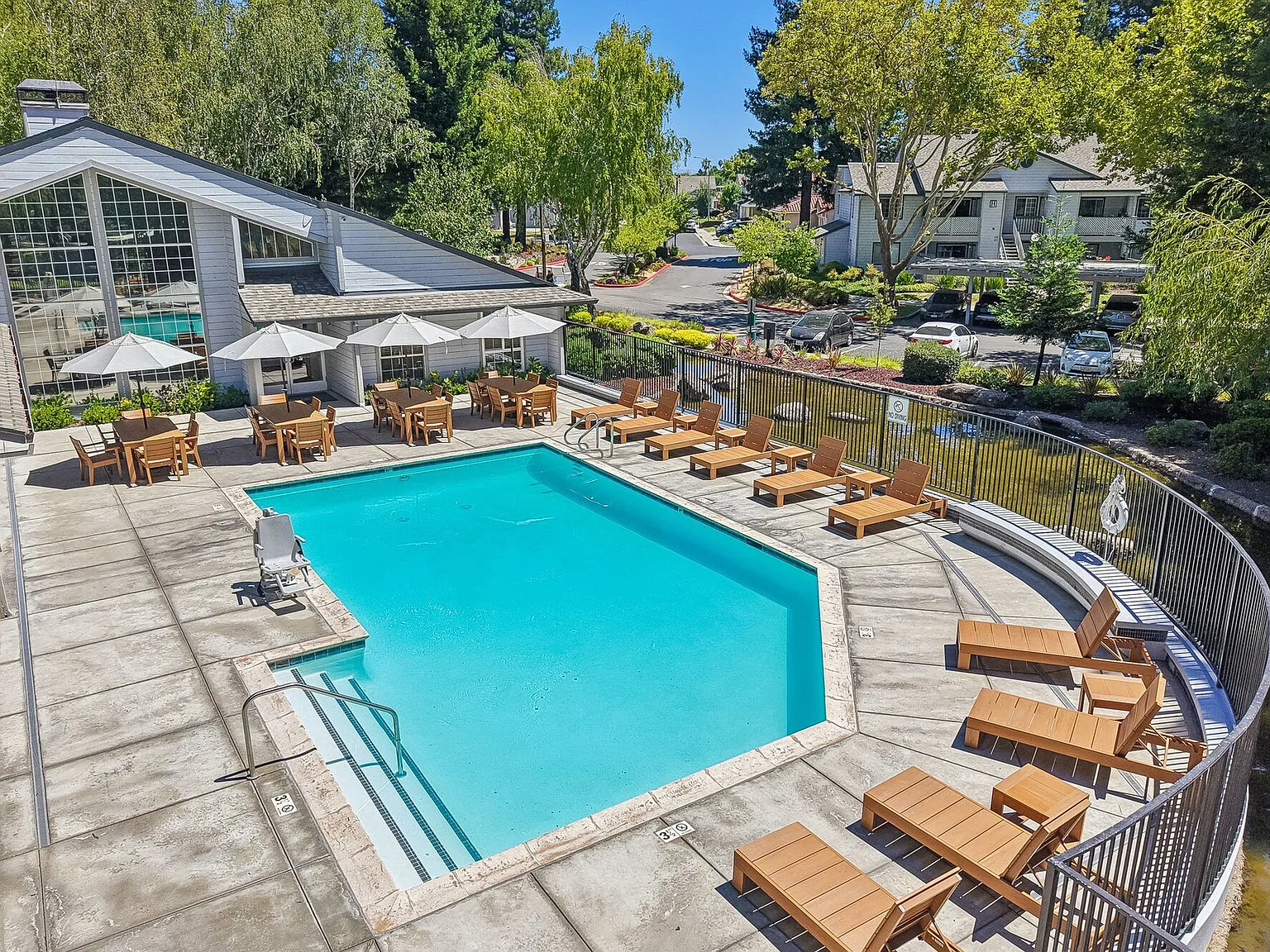 Country Brook Rental Condos — Photo 1