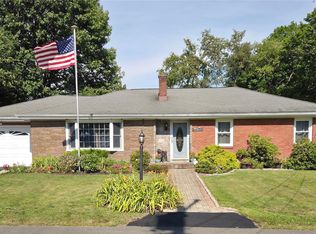 3 Park Hill Dr, New Windsor, NY 12553